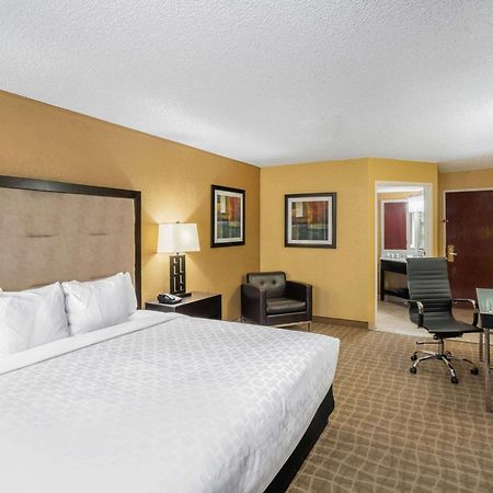 Hotel La Quinta By Wyndham Hot Springs Extérieur photo
