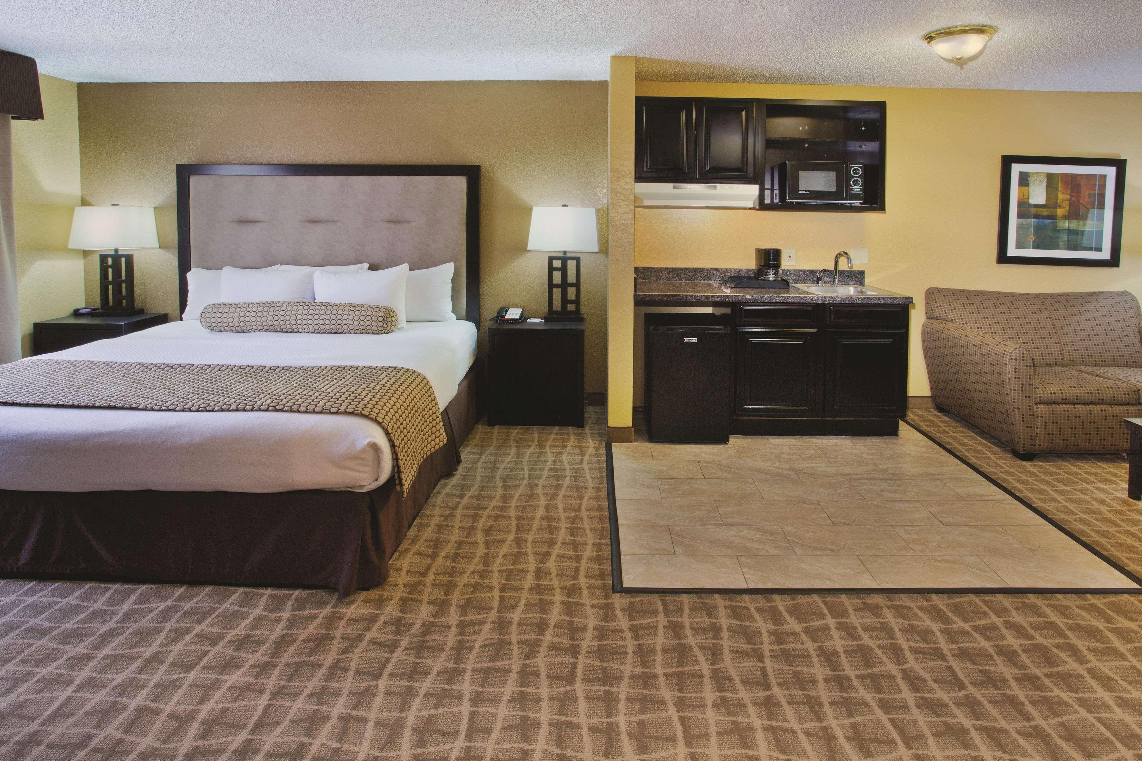Hotel La Quinta By Wyndham Hot Springs Extérieur photo
