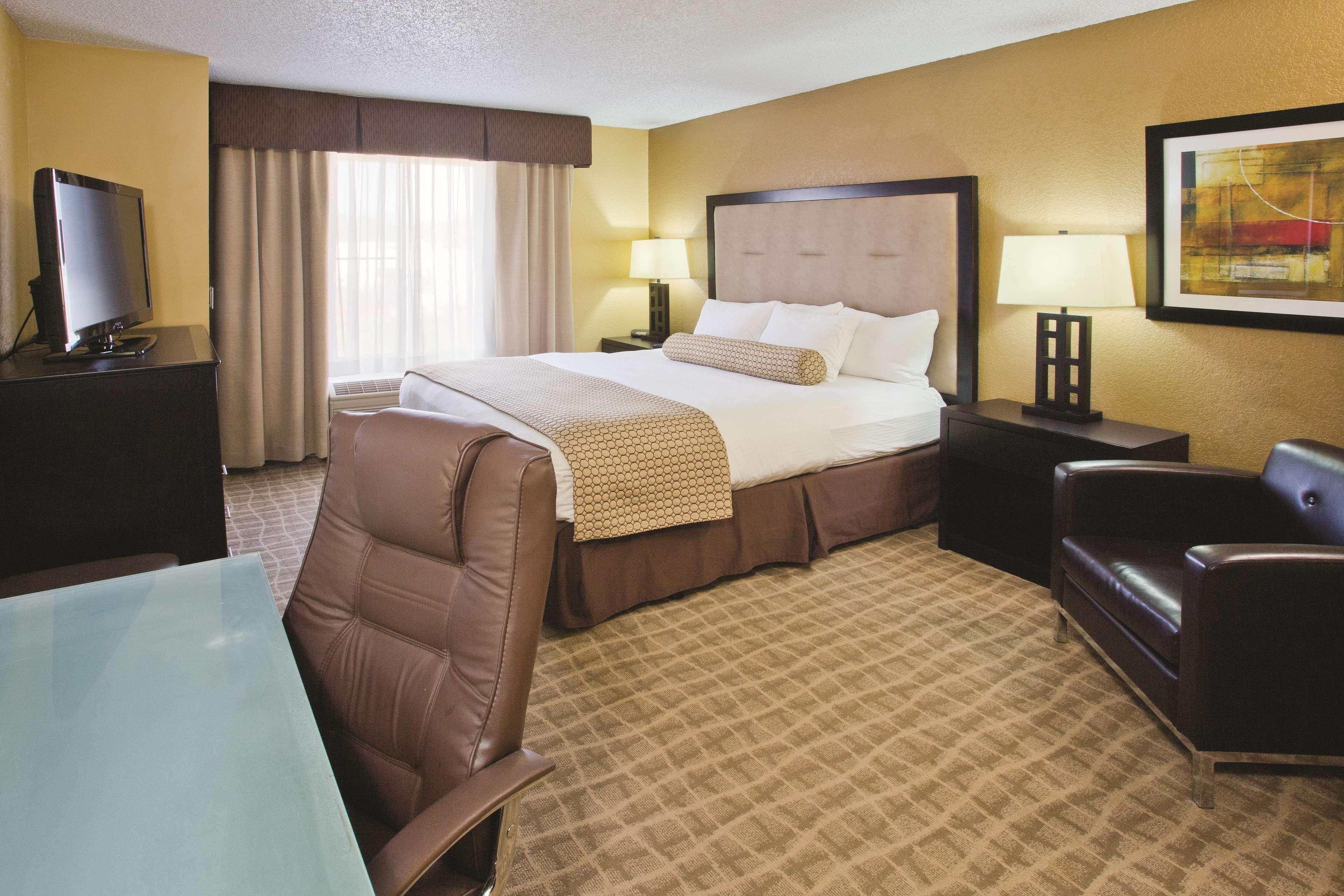Hotel La Quinta By Wyndham Hot Springs Extérieur photo