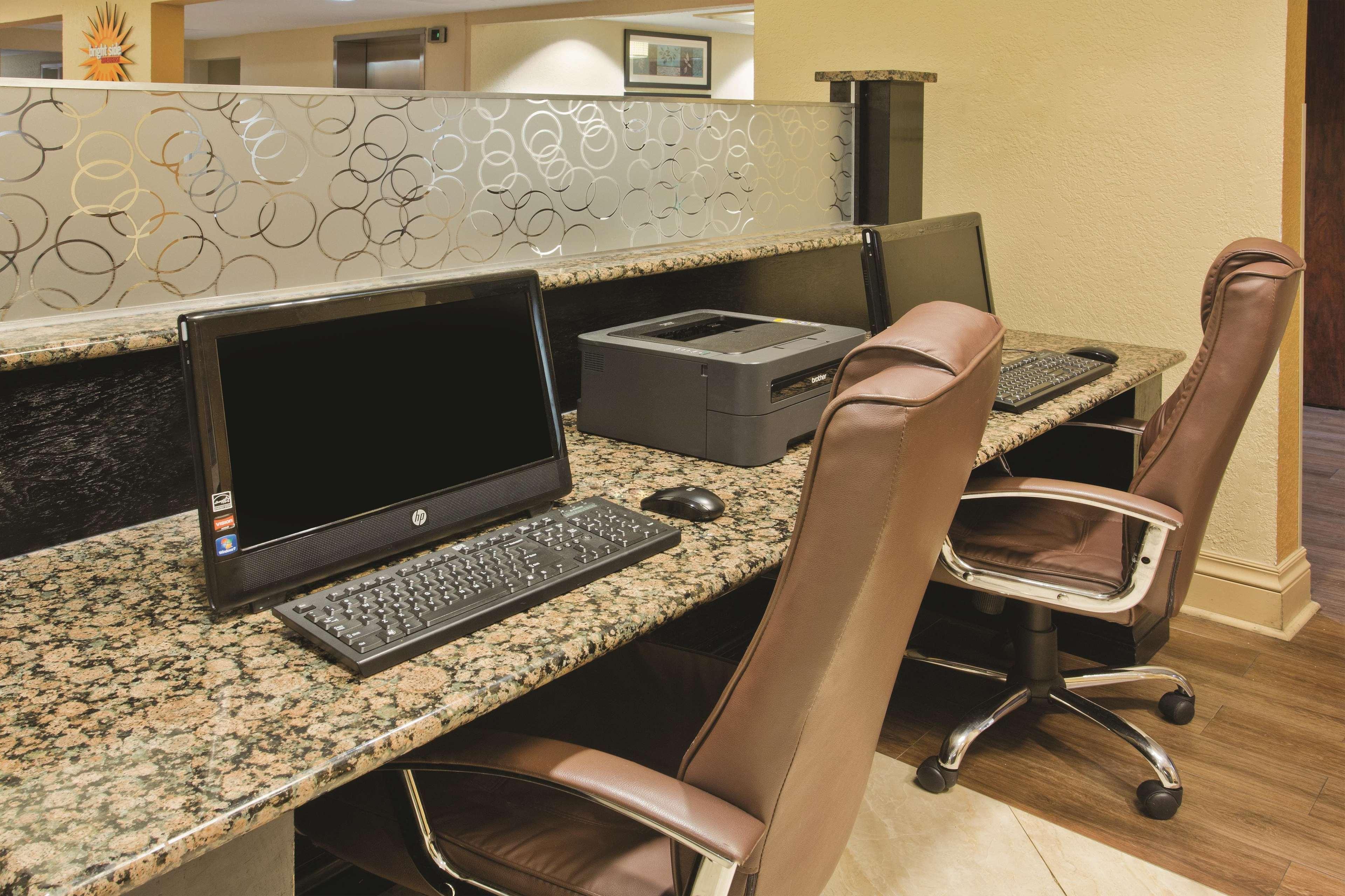 Hotel La Quinta By Wyndham Hot Springs Extérieur photo