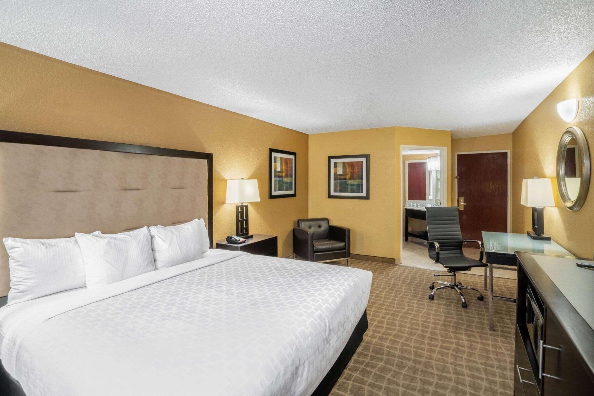 Hotel La Quinta By Wyndham Hot Springs Extérieur photo